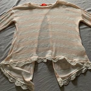 FINAL PRICE!!! Cute split back light sweater